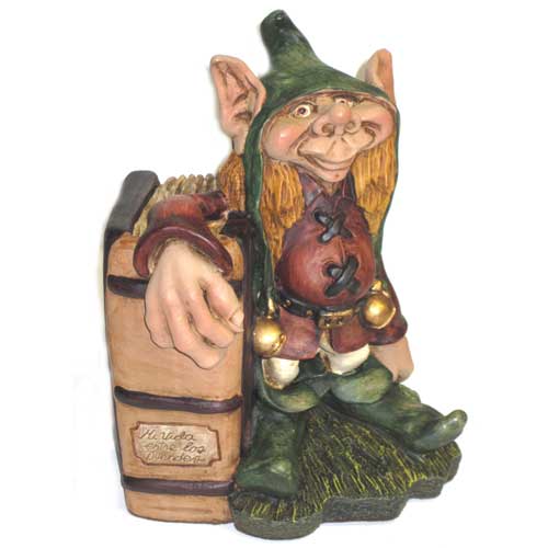 Imagen figura Duende asturiano libro pintado a mano